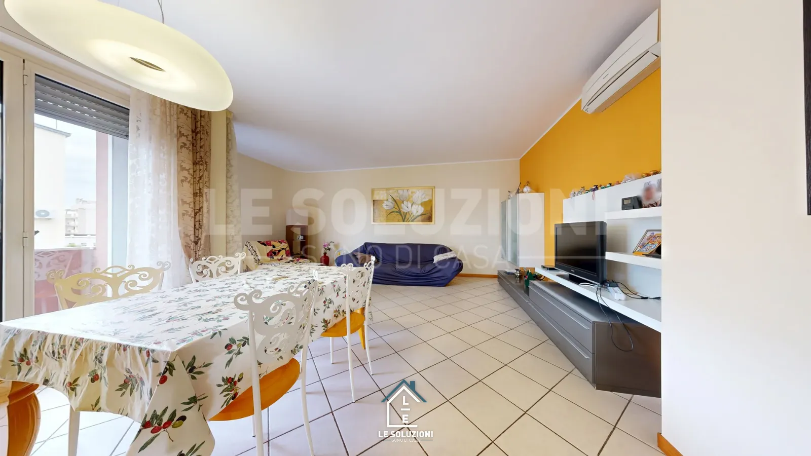 Putignano – Ampio appartamento 141 mq con box e 3 balconi
